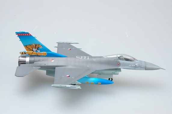 Easy Model 37126 F-16A/C  J-004 NTAF "TIGER MEET"  1:72