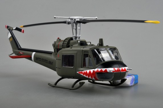 Easy Model  39318 UH-1C Huey Helicopter  1:48