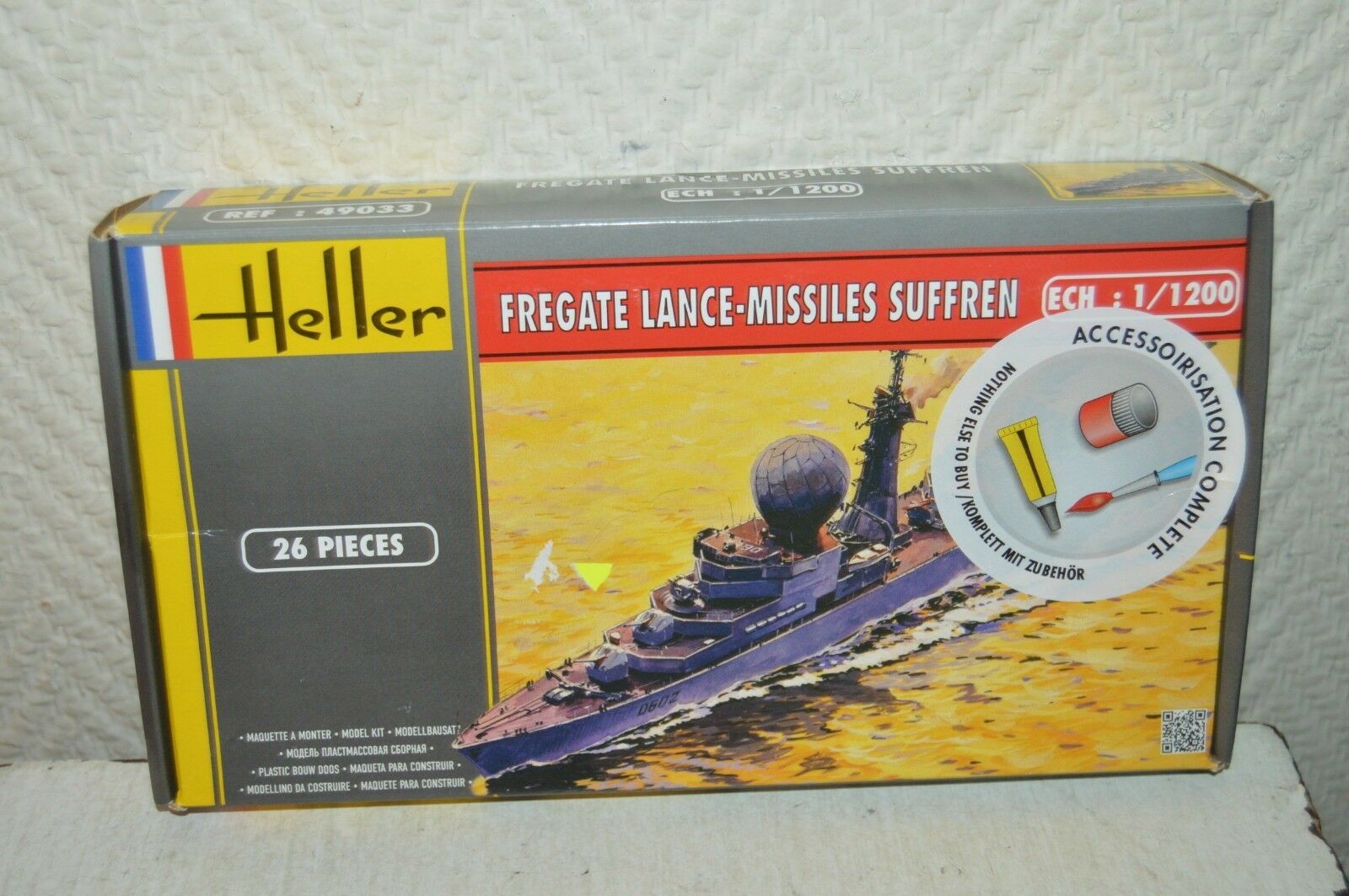Heller 49033 Fragata lança-mísseis Suffrem  1:1200  " Model Set "