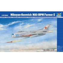 Trumpeter 02804 Mikoyan-Gurevich MiG-19M Farmer E  1/48