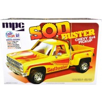 MPC 972 CHEVY 4X4 STEPSIDE PICKUP SOD BUSTER 1:25